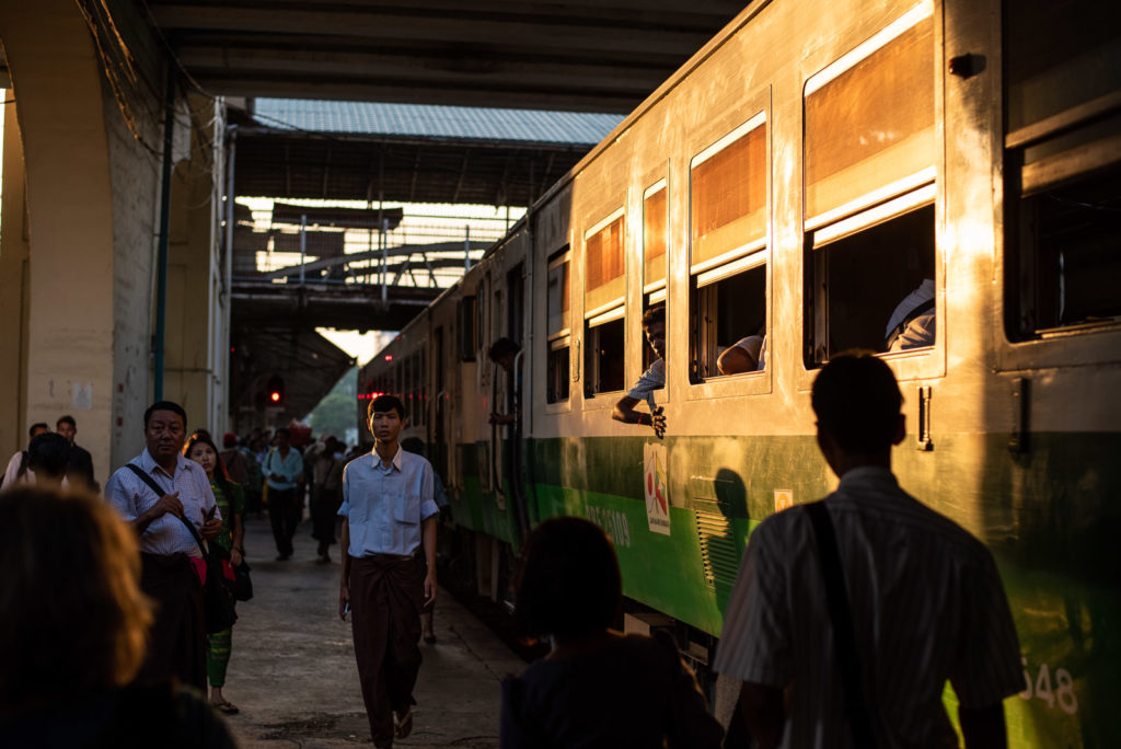 Yangon - Circular Train - Passengers at the gate